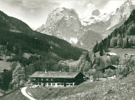 Altes Bild im schwarz-weiß vom Hotel Rehlegg aus der Vergangenheit
